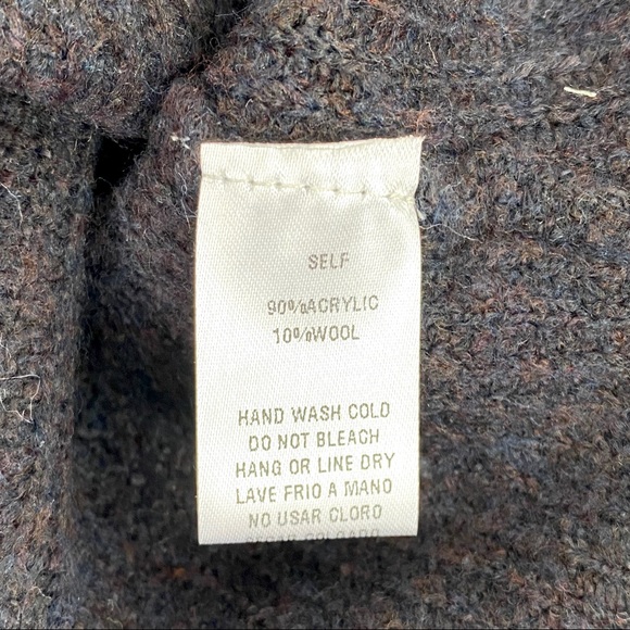 EASEL Athletic Striped Black White V-Neck Soft Sweater New With Tags Small - Picture 7 of 8